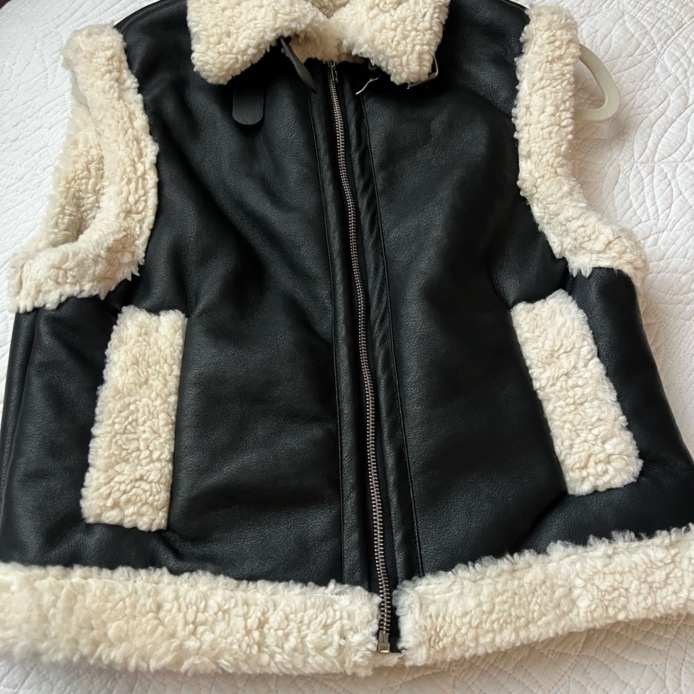 Elegant Black and Cream Shearling Vest